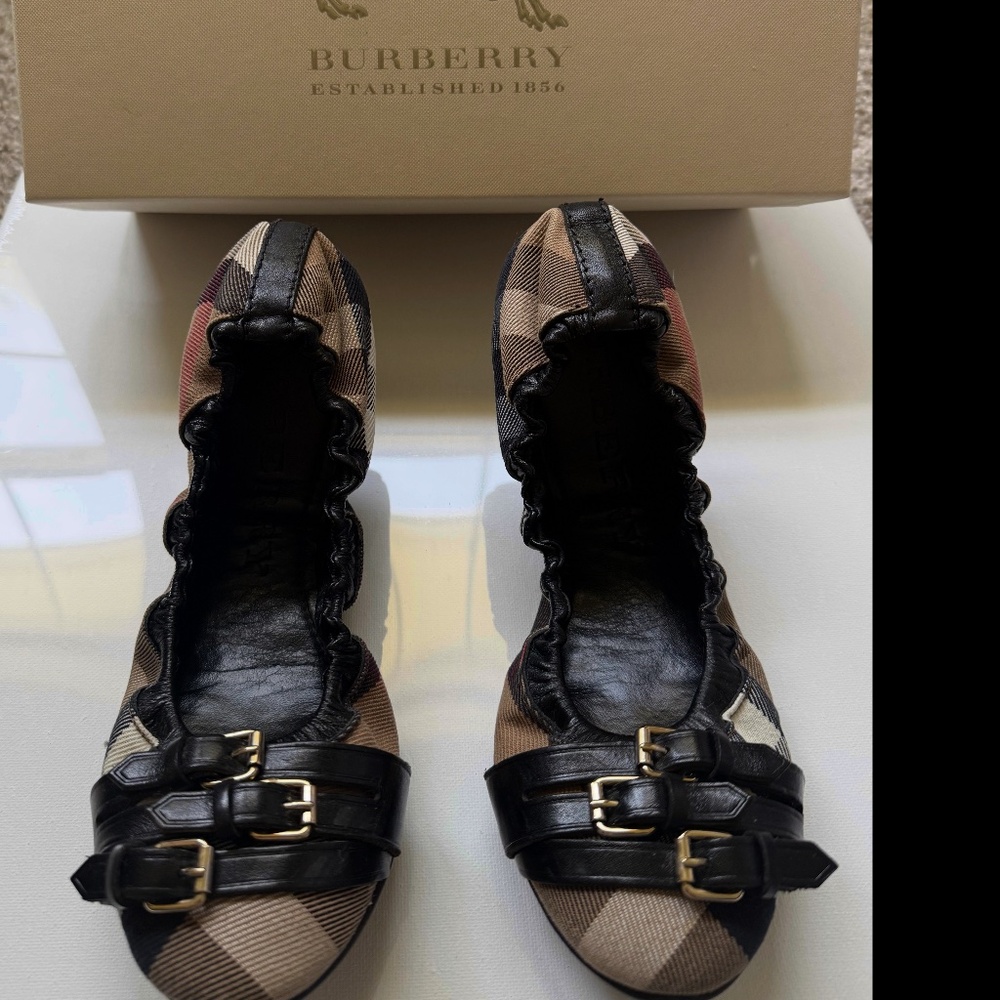 Burberry Housecheck Ballerina Flats – Size 39 (UK 6) (US 9)